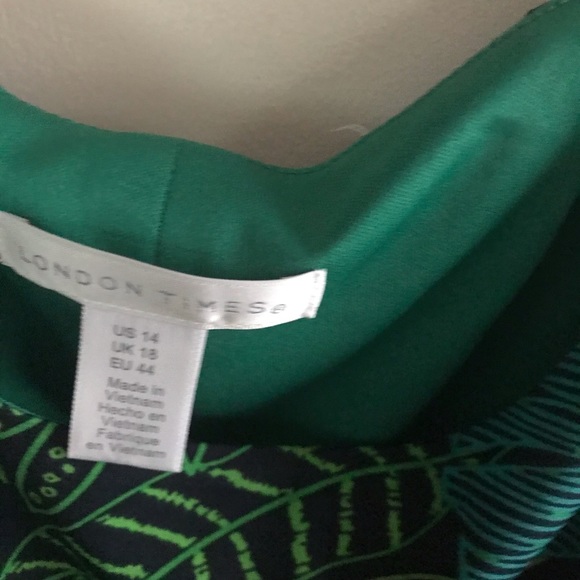 London Times green dress with leaf print - Picture 2 of 3